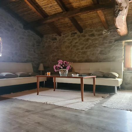 Casa Di Pietra Villa Usellus Exteriör bild